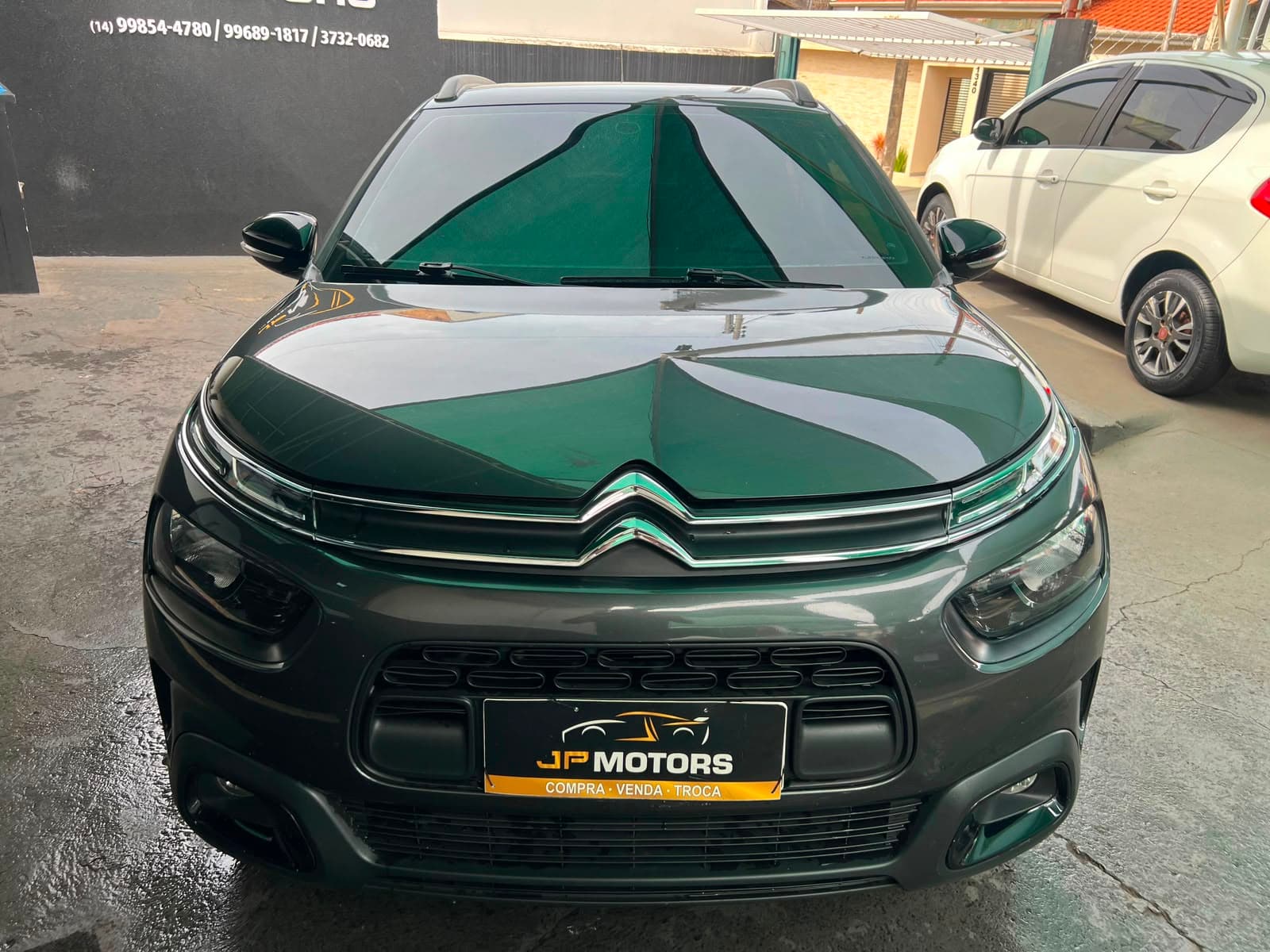 Citroën C4 Cactus 2020 cinza visto de frente